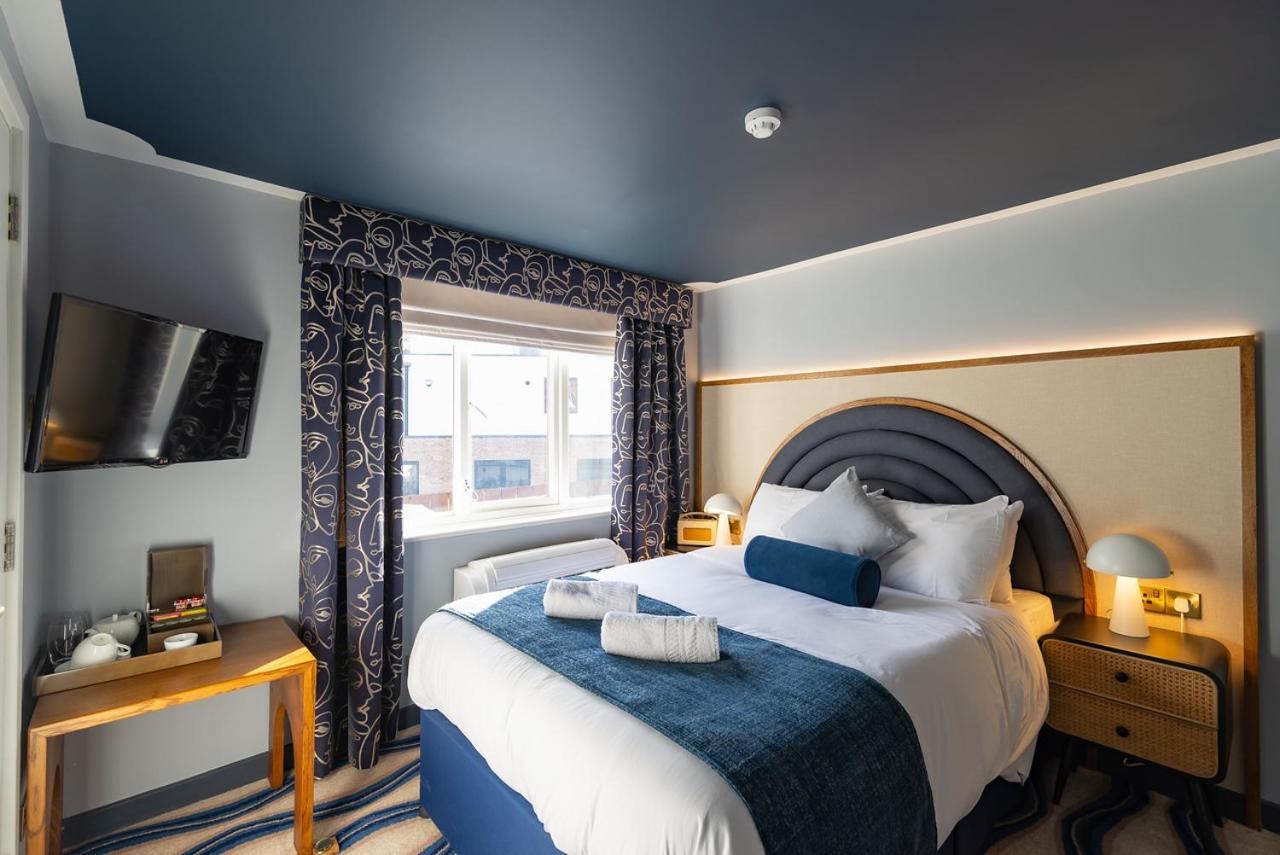 Отель The Anchorage Canford Cliffs Экстерьер фото